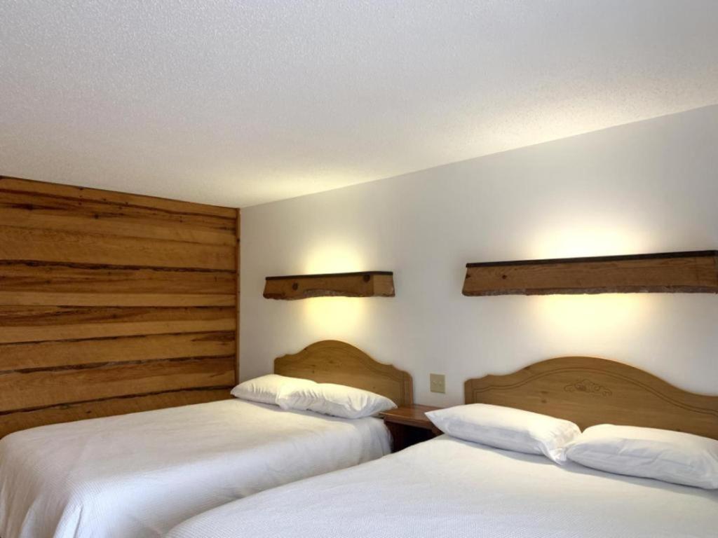 Bridge Inn Tomhawk - 2Nd Floor, 1 King Size Bed, Balcony, River View Tomahawk Eksteriør bilde